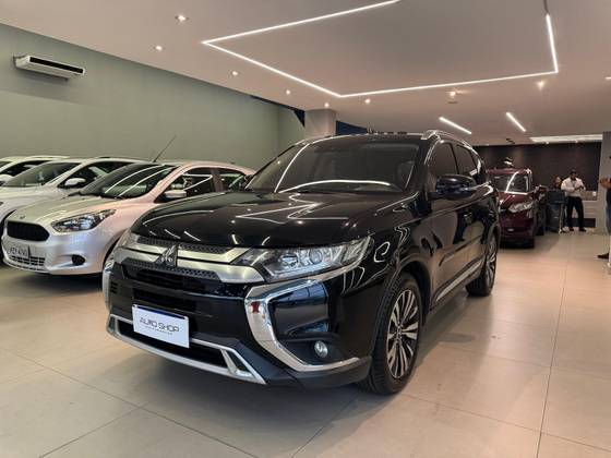 MITSUBISHI OUTLANDER 2.4 PHEV AUTOMÁTICO AWD